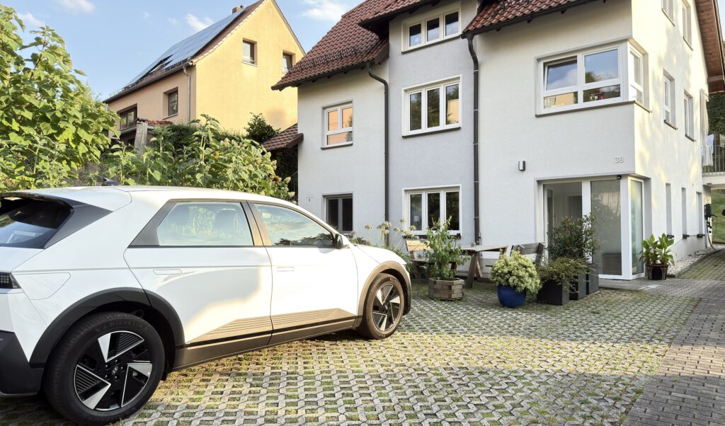 Parkplätze am Haus